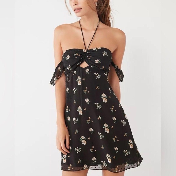 Urban Outfitters Dresses & Skirts - Urban outfitters Halter neck dress